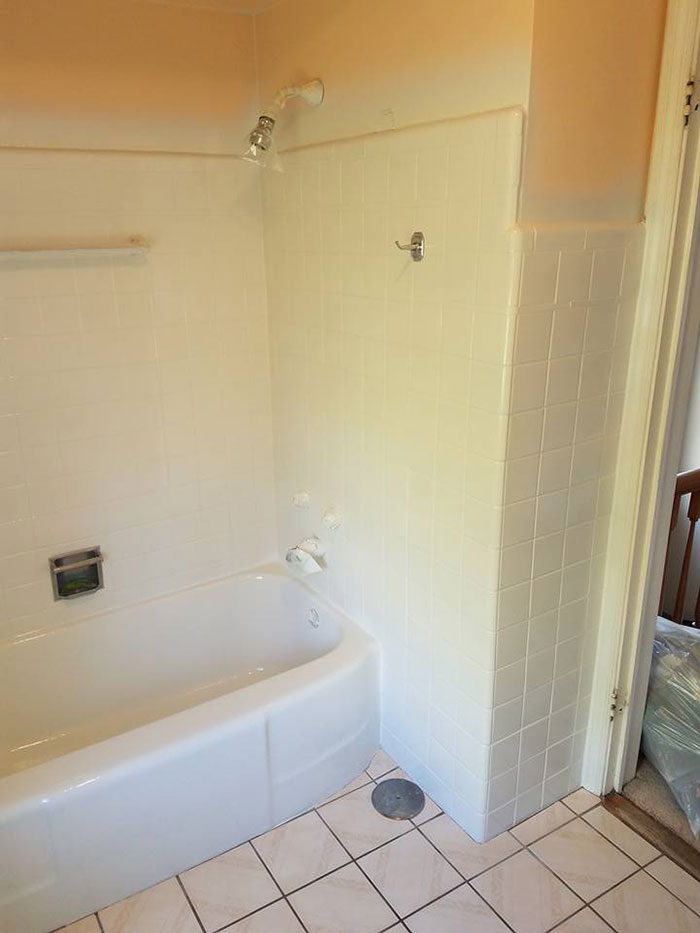 A Touch Glazing - Bath Tub Reglazing / Refinishing in Chicago